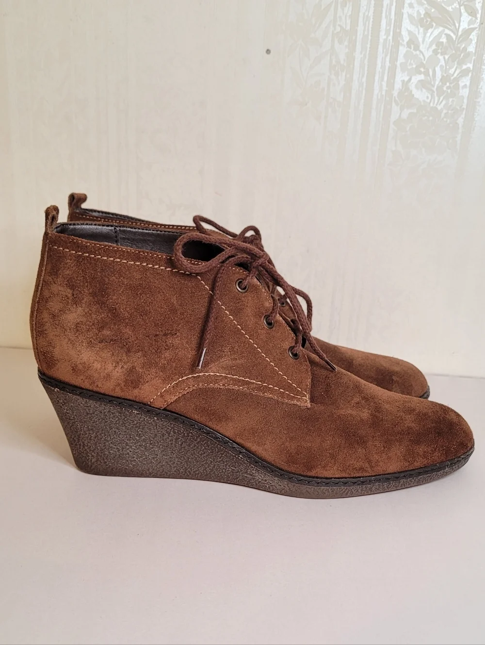The FLEXX Brown Suede Wedges Size 9.5
